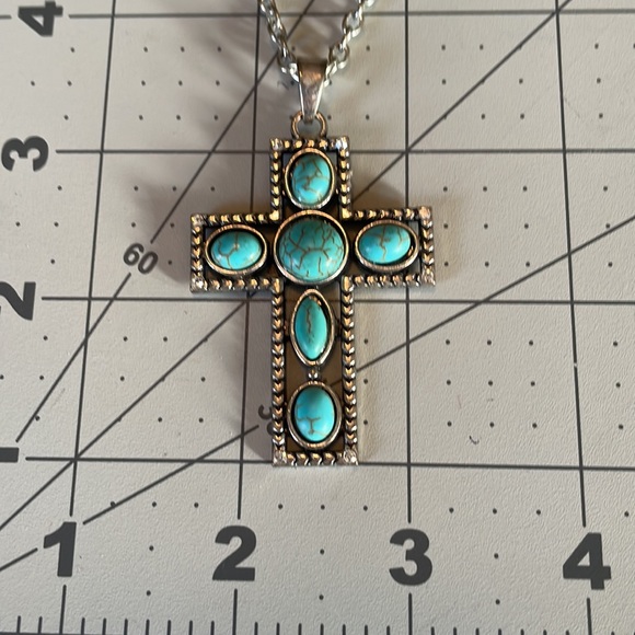 Necklaces (2), bracelet (1), faux silvertone chains & faux silver/turqoise/beads - Picture 5 of 12